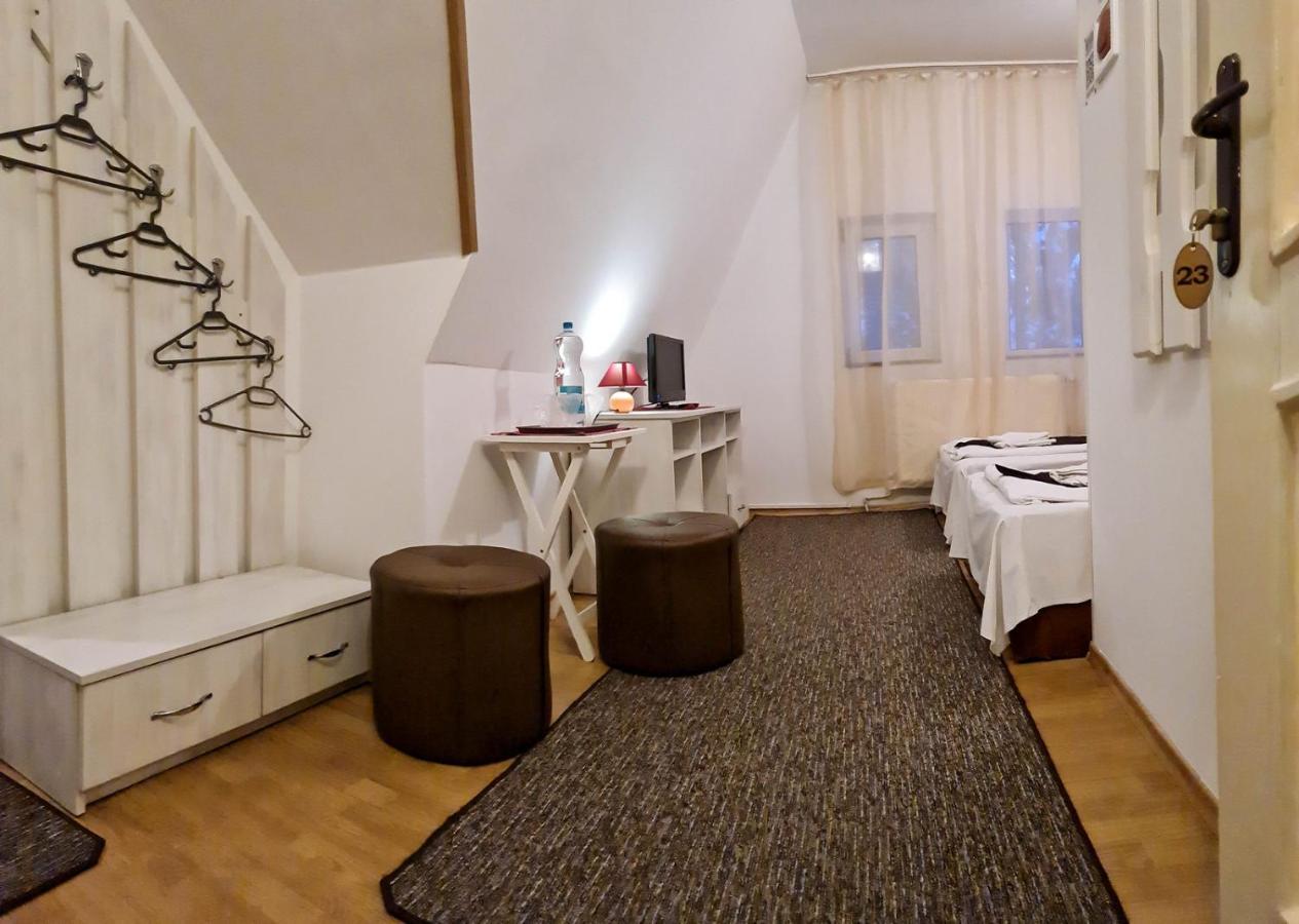 Pensiunea Happy Inn Dornavátra Kültér fotó