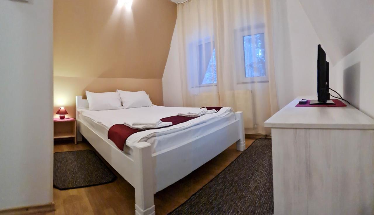 Pensiunea Happy Inn Dornavátra Kültér fotó