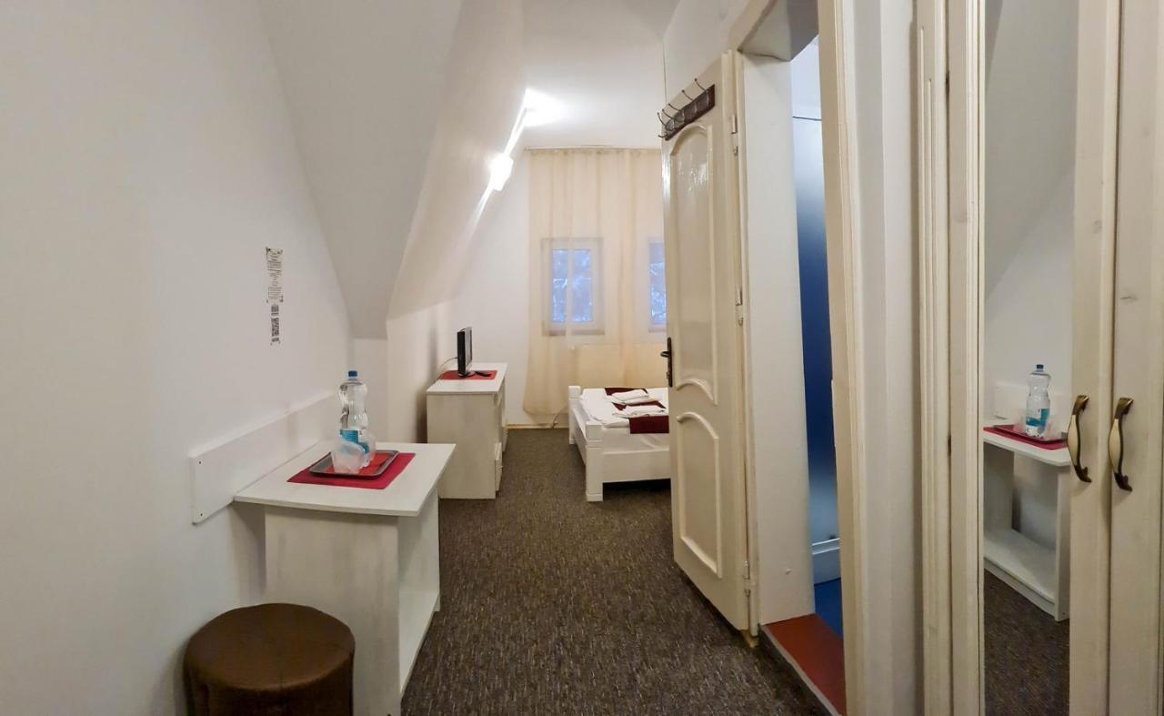 Pensiunea Happy Inn Dornavátra Kültér fotó