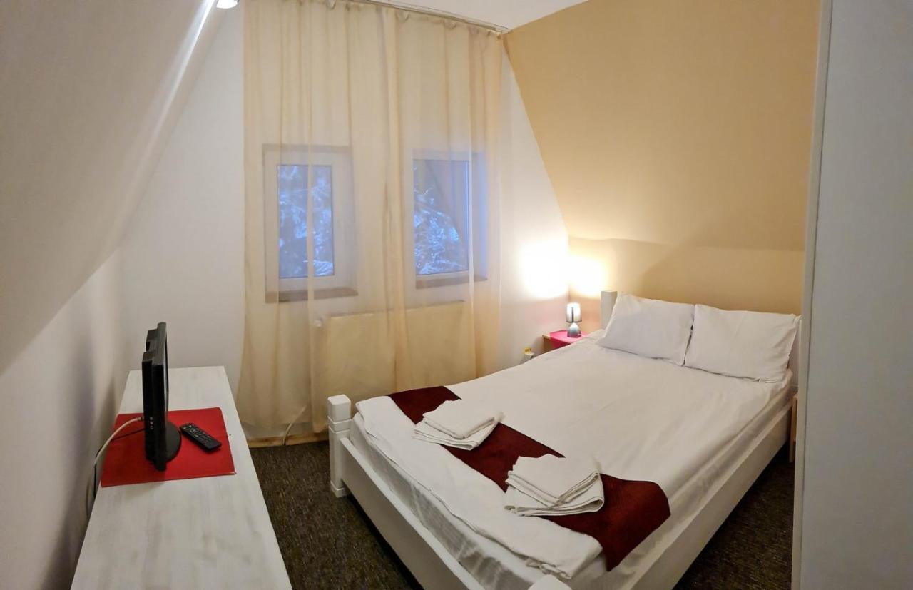 Pensiunea Happy Inn Dornavátra Kültér fotó