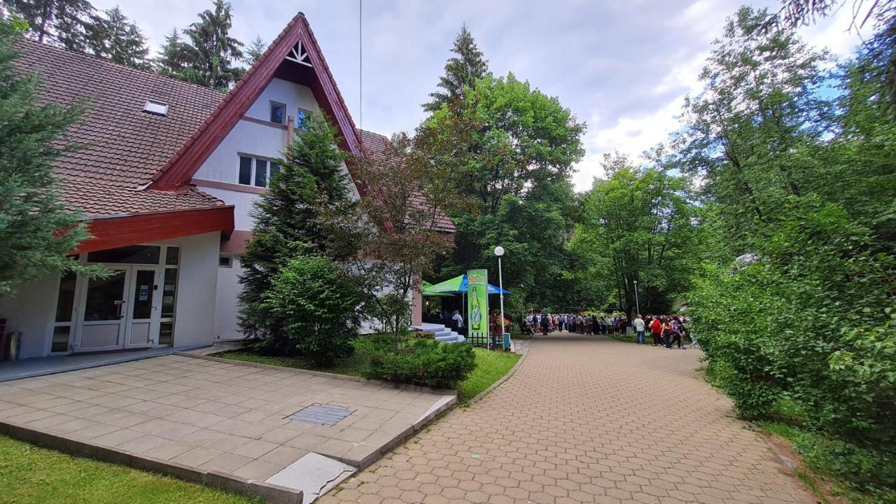 Pensiunea Happy Inn Dornavátra Kültér fotó