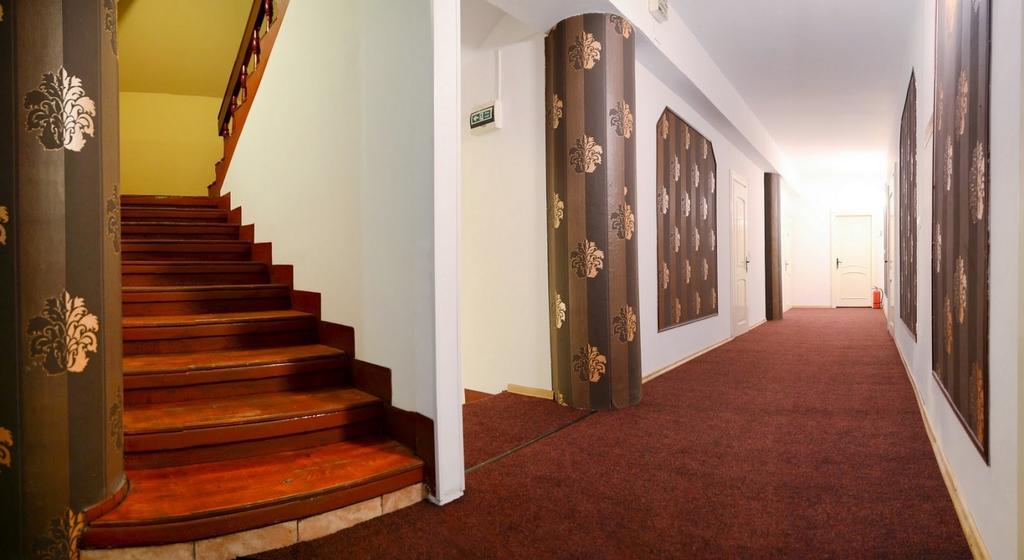 Pensiunea Happy Inn Dornavátra Kültér fotó