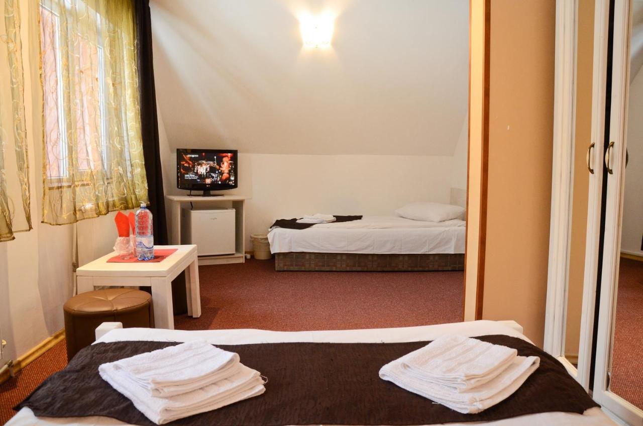 Pensiunea Happy Inn Dornavátra Kültér fotó